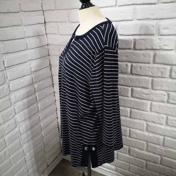 Laura Plus Ladies Size 1X Navy & White Striped V-neck 3/4 Sleeves Tunic Top - Picture 4 of 9